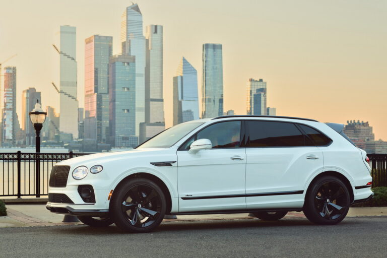 24MY Bentayga Range - 19 - Bentayga EWB Styling Specification_resize