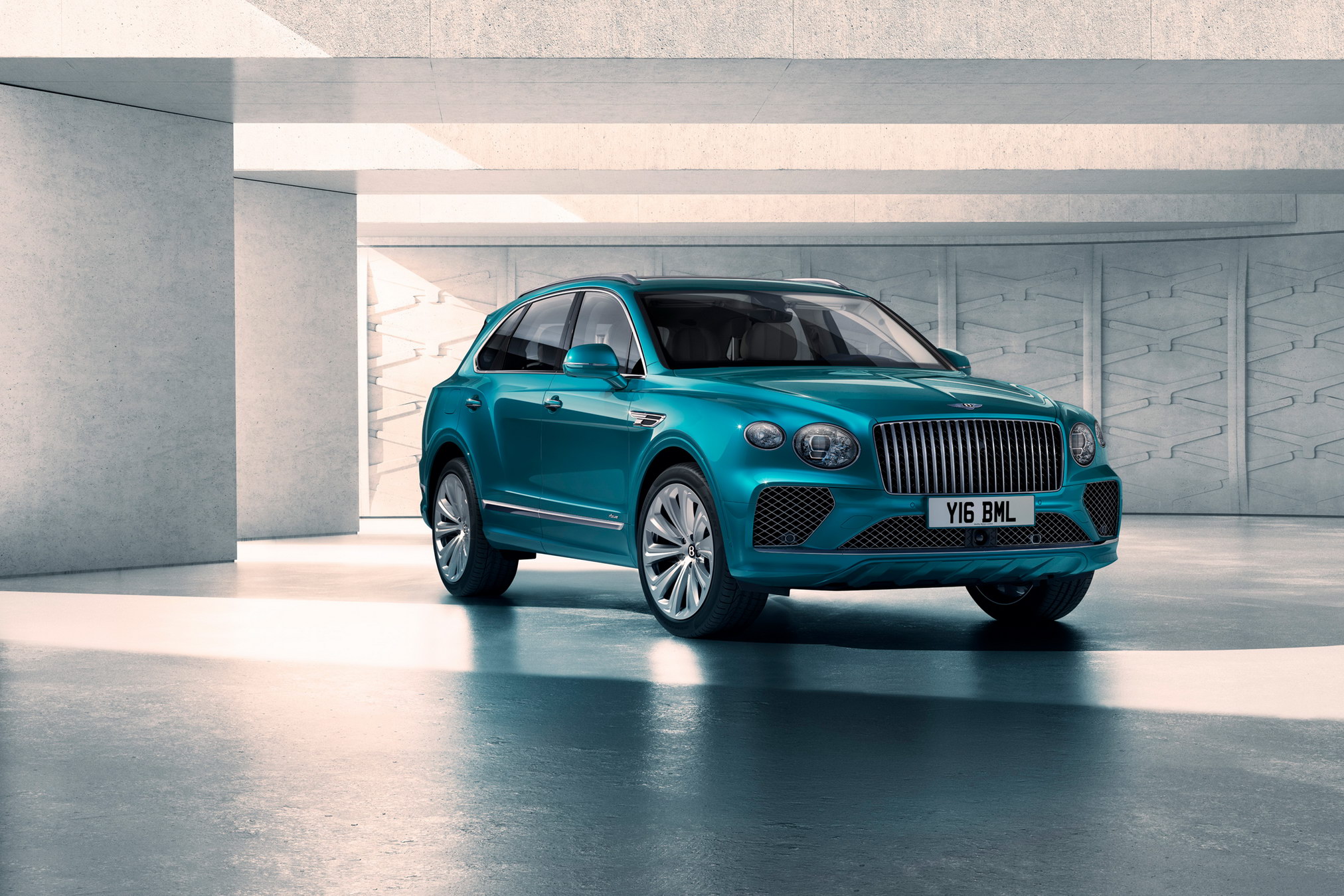 24MY Bentayga Range - 3 - Bentayga Azure_resize