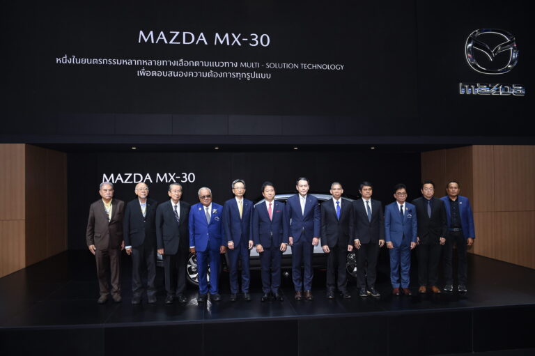 66_03_21 เปิดบูธ Mazda by Pote (117)_resize