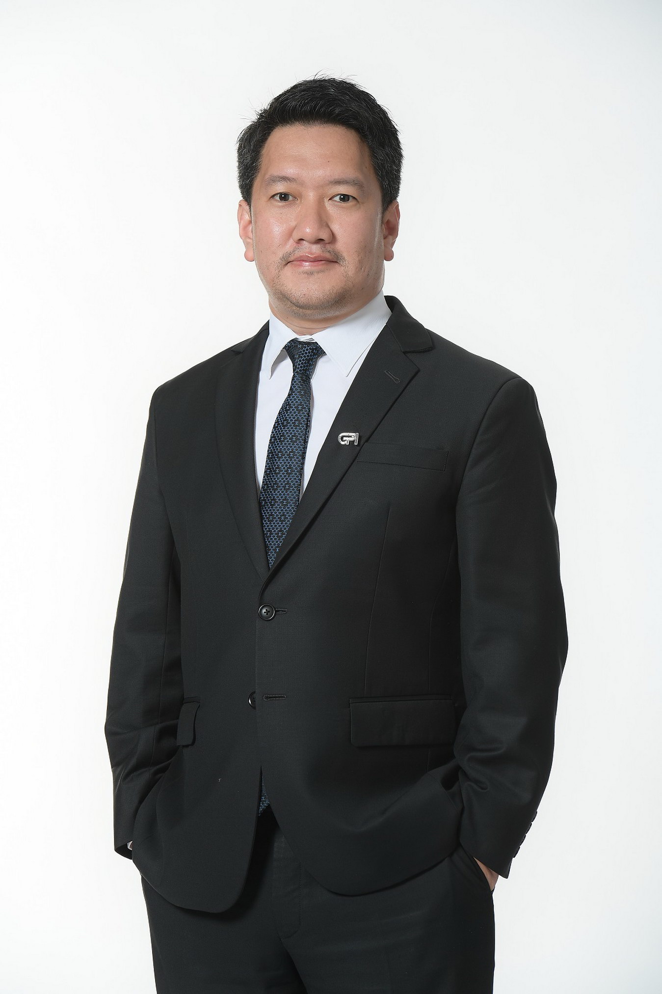 Peeraphong Eamlumnow_resize