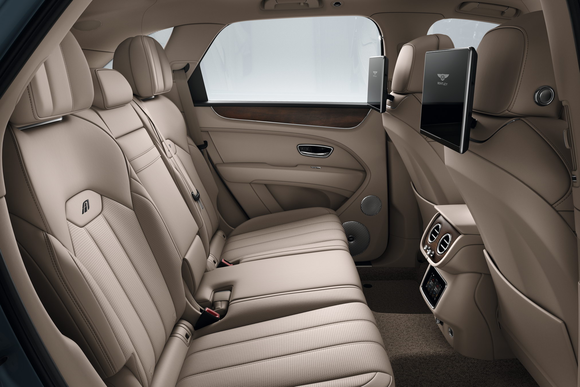 jpeg-Imagery_Bentayga A_24MY_Bentayga A - Interior Studio Image_resize