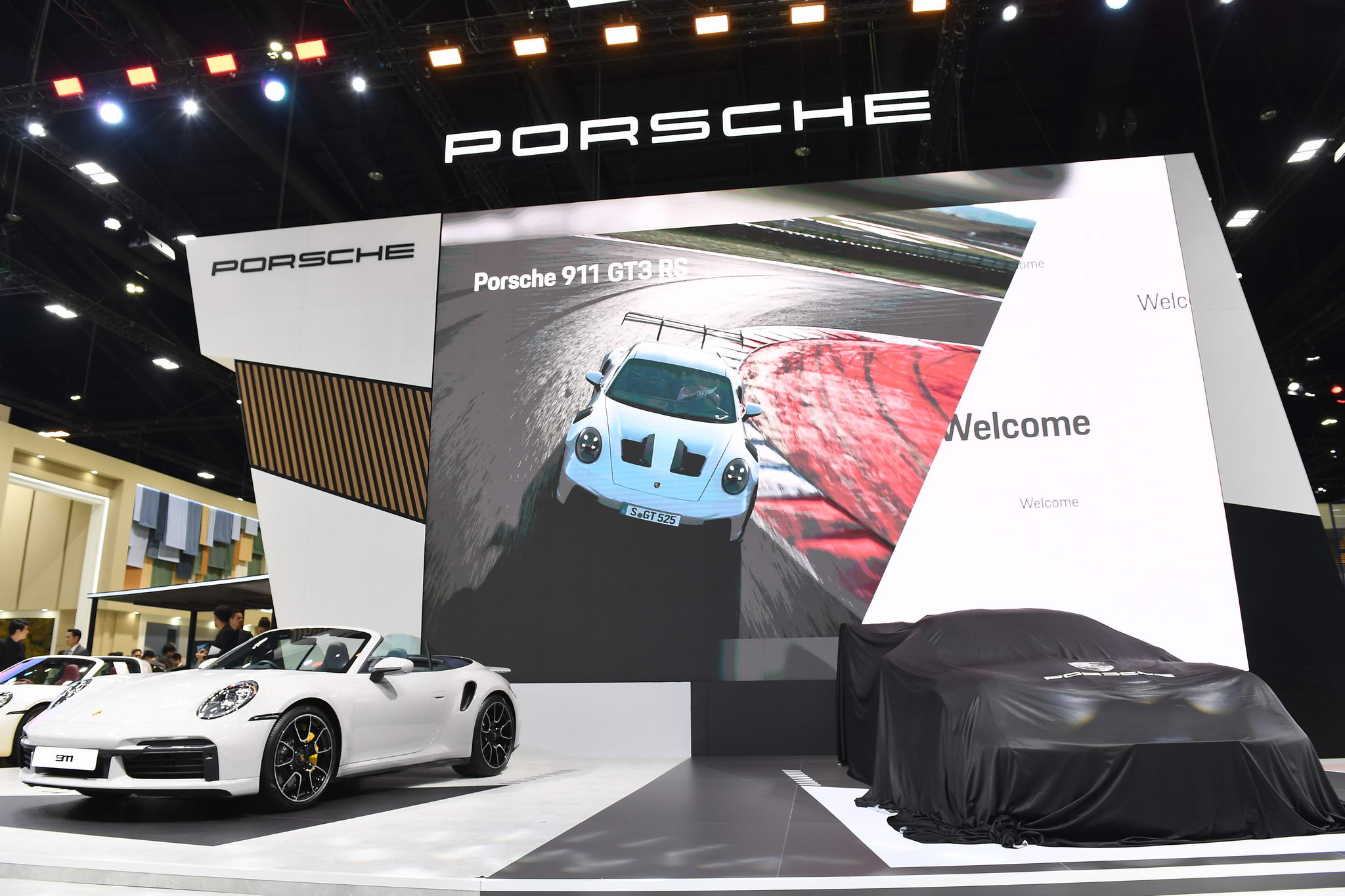 67_03_26 เปิดบูธ PORSCHE by gigi00002