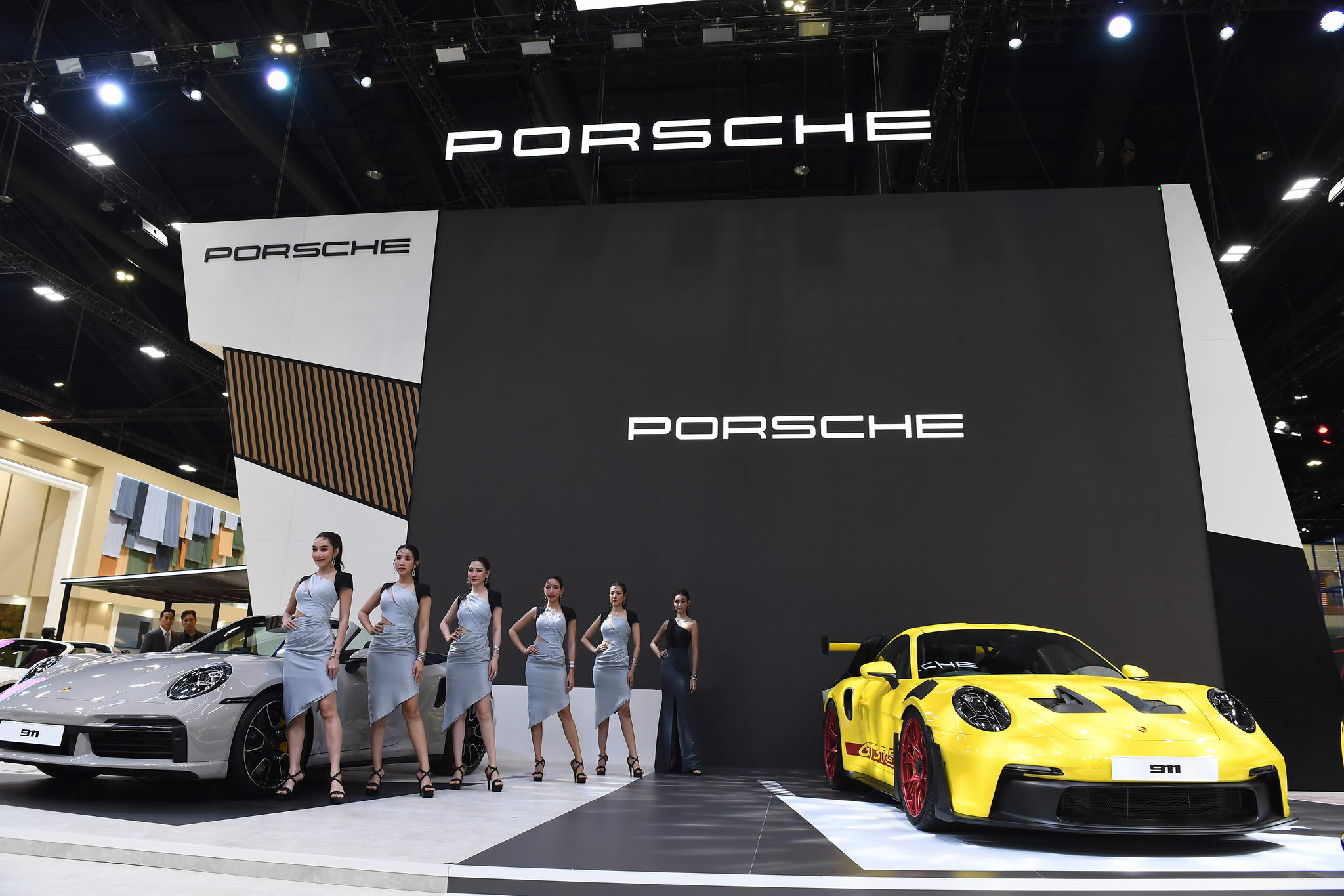 67_03_26 เปิดบูธ PORSCHE by gigi00016