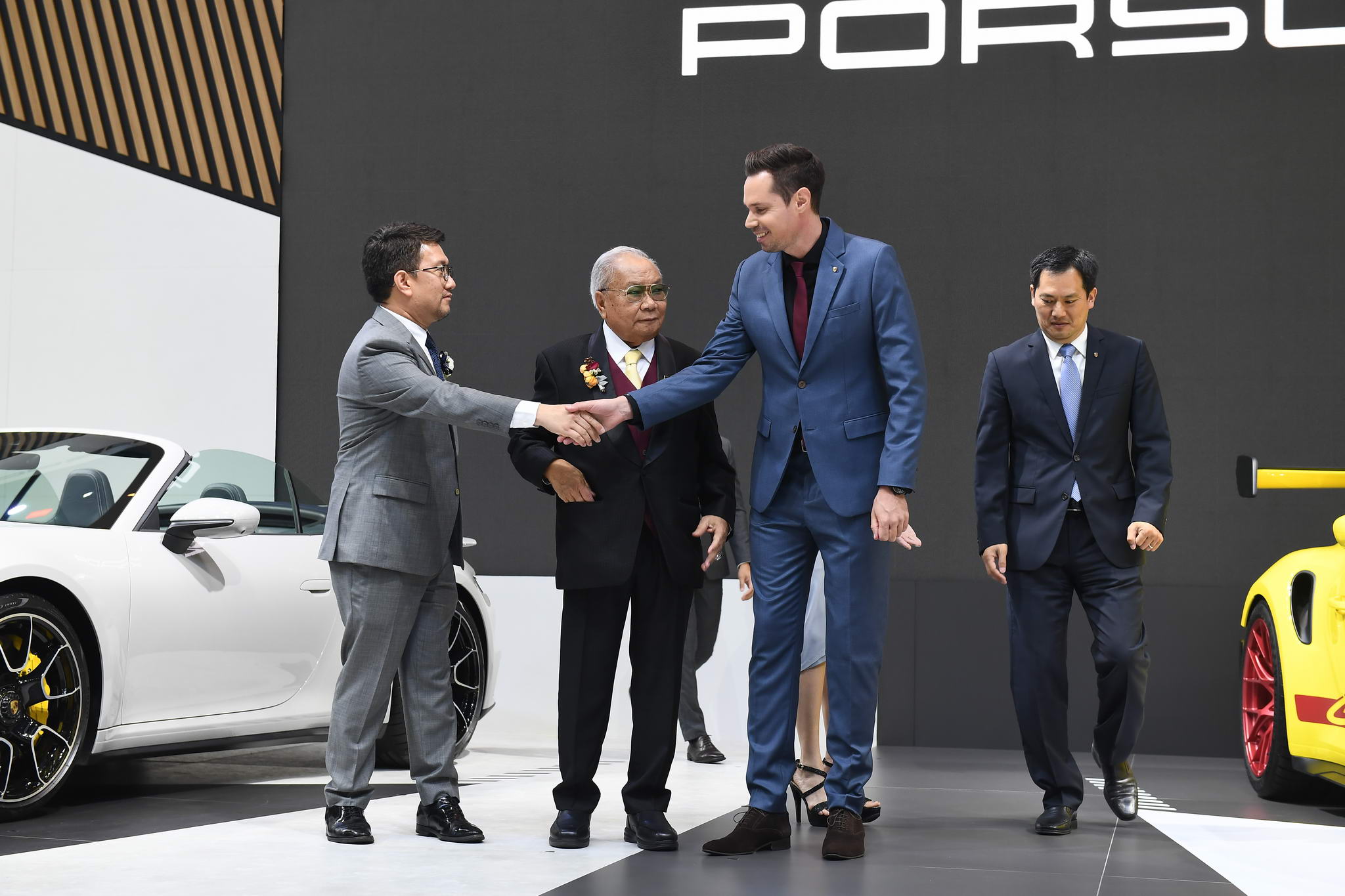 67_03_26 เปิดบูธ PORSCHE by gigi00028