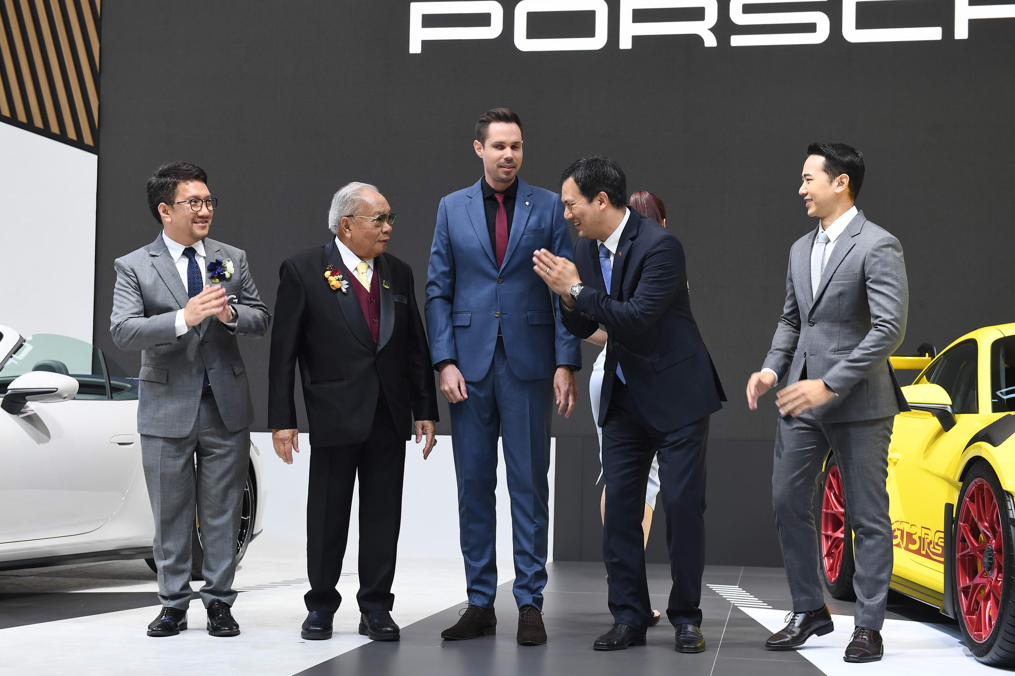 67_03_26 เปิดบูธ PORSCHE by gigi00030