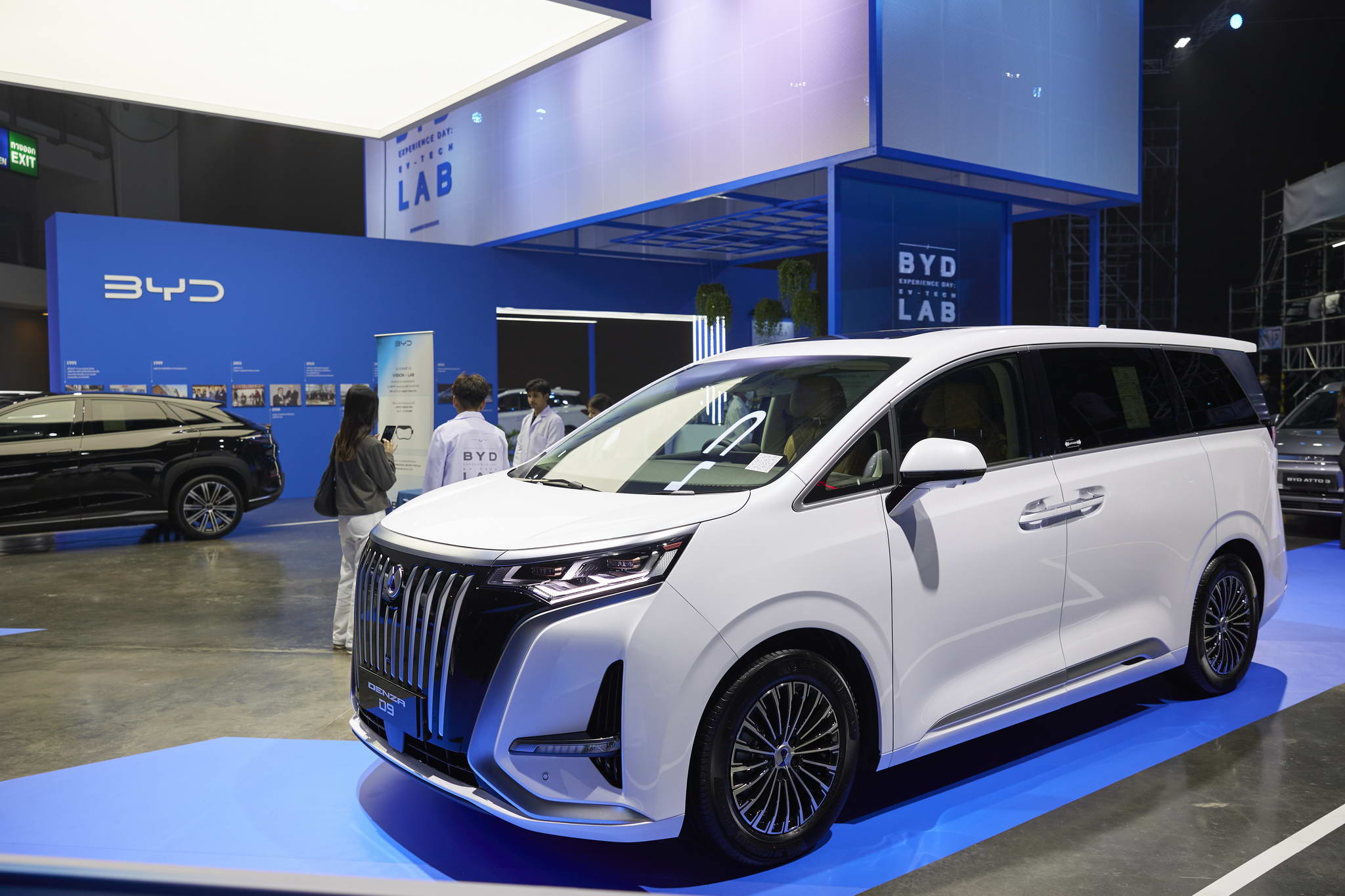 68_03_25 BYD LAB Hall 5 by BoyC-9