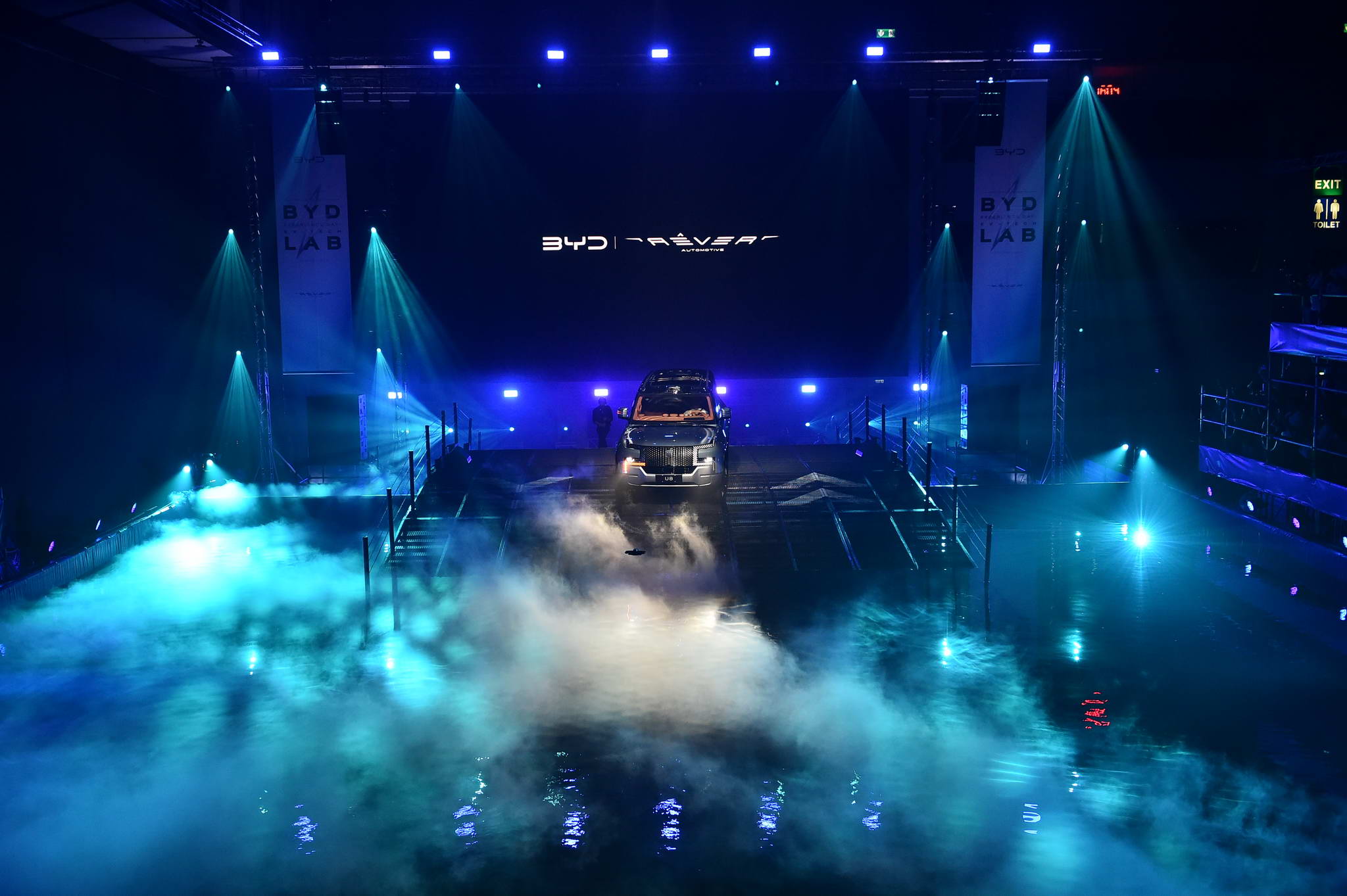 68_03_25 BYD LAB Hall 5 by Pote-29