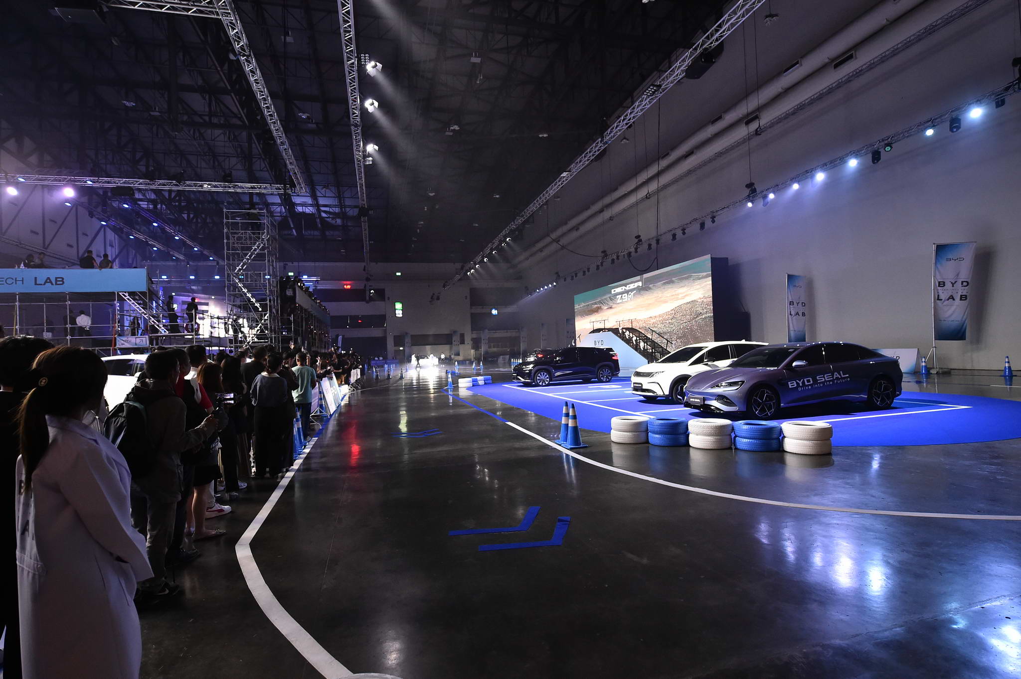 68_03_25 BYD LAB Hall 5 by Pote-67