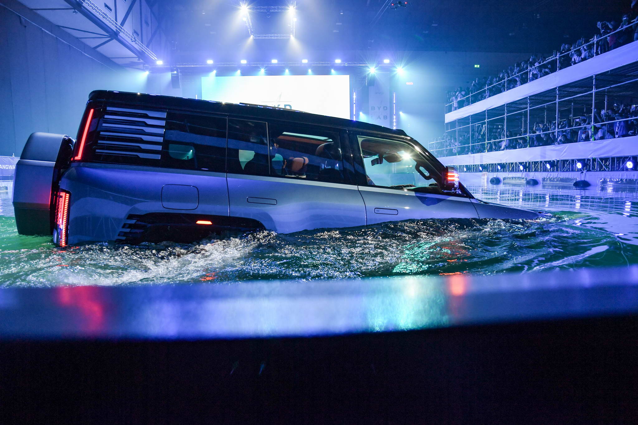 68_03_25 BYD LAB Hall 5 by golf-6