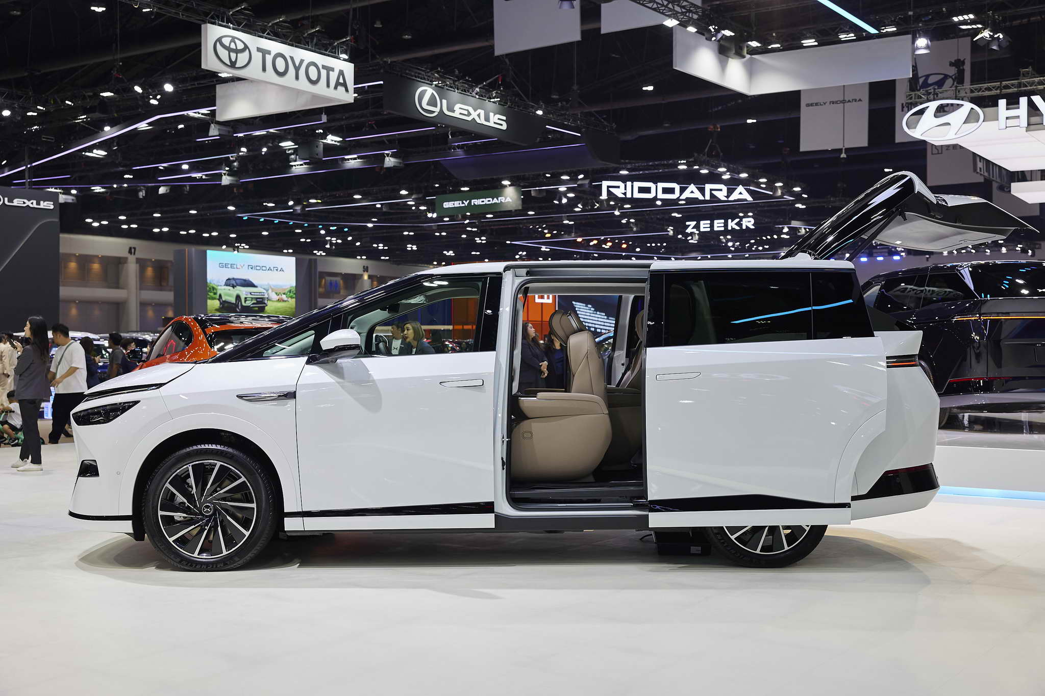 68_03_25 Rolls-Royce by BoyC-14