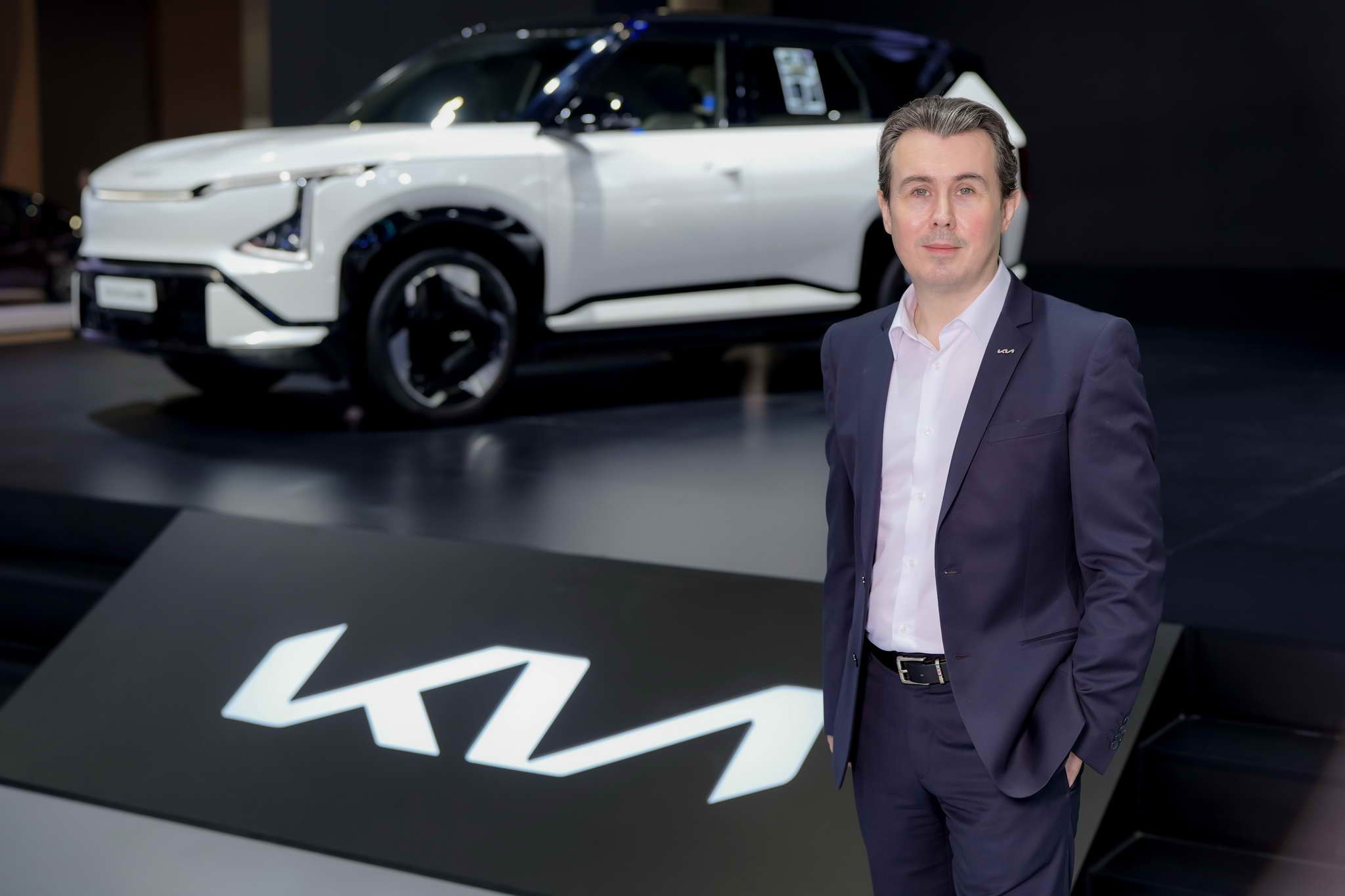 นายฌ็อง–ดาวิด คริสติญอง อาเรล รองประธานฝ่ายผลิตภัณฑ์และการตลาด (3)