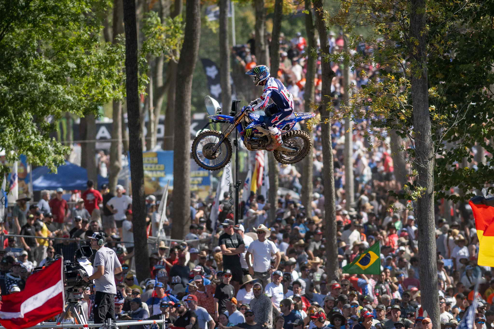 05bf4b7f677caa442c29e2f6b89f24eca5932f6f707cbb20cdec770e0ce2aafe