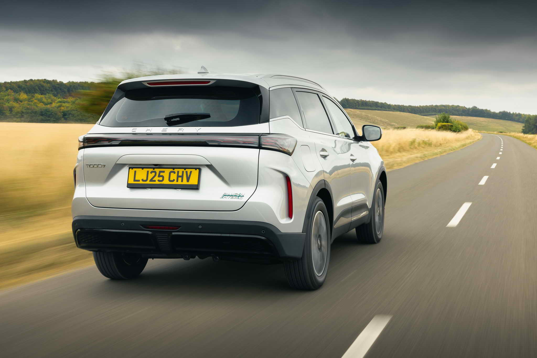 3.-CHERY-TIGGO-7-rear-tracking